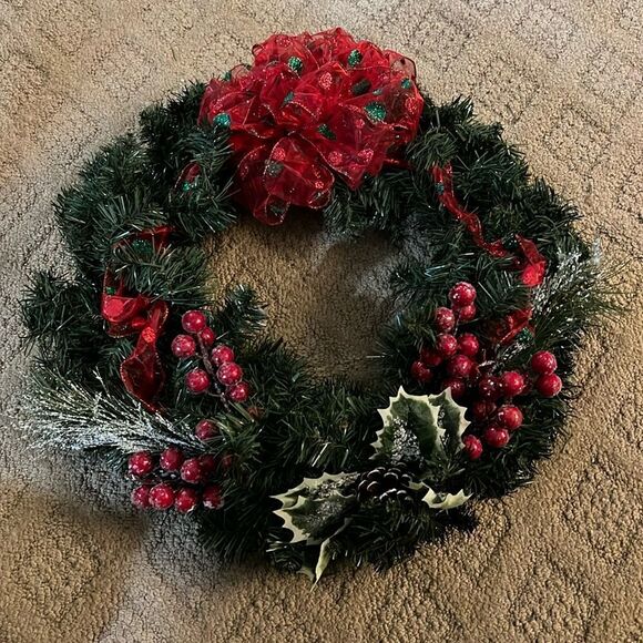 Handcrafted Christmas Wreath w/Pine Cone & Berries